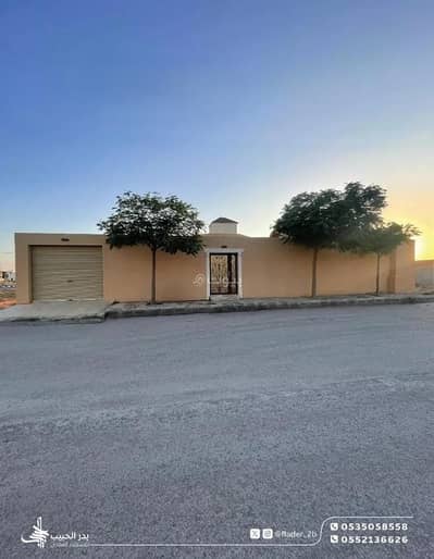 3 Bedroom Rest House for Sale in Amal District, Al Bukayriyah - A guest house consisting of 3 bedrooms for sale in the Amal neighborhood, Al-Bukayriyah.
