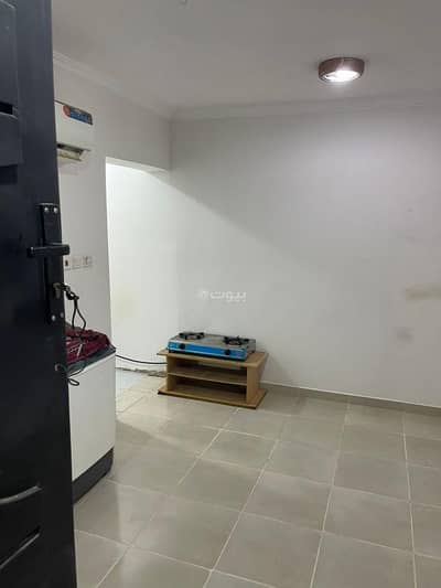 Room for Rent in North Riyadh, Riyadh - A spacious and newly furnished driver's room for rent: (Housing for one person only)