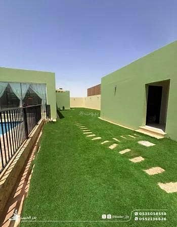 8 Bedroom Rest House for Sale in Amal District, Al Bukayriyah - A vacation home consisting of 8 bedrooms for sale in Al-Amal neighborhood, Al-Bukayriyah.