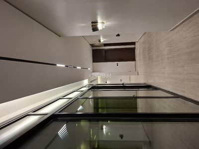6 Bedroom Villa for Sale in East Riyadh, Riyadh - For sale in East Riyadh, Al-Babtain neighborhood, a stairway and an apartment 375.