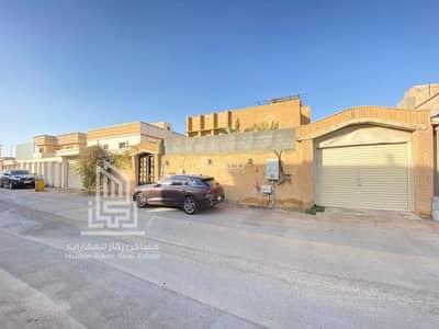 فیلا 5 غرف نوم للبيع في جنوب الرياض، الرياض - فيلا للبيع بحي العزيزية