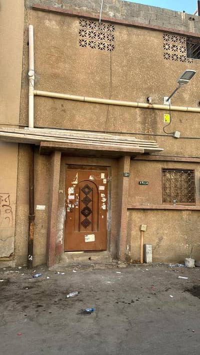 عمارة  للبيع في وسط الرياض، الرياض - للبيع عقار في حي ظهرة منفوحة – الرياض