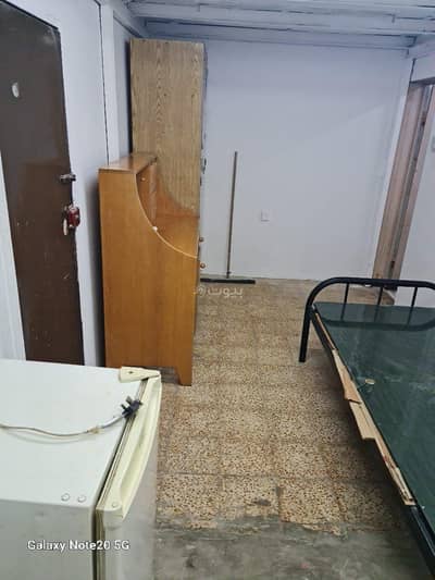 Room for Rent in North Riyadh, Riyadh - Room For Rent in Al Taawun, Riyadh