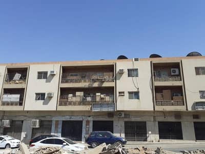 عمارة  للبيع في وسط الرياض، الرياض - عماره تجارية سكنية مميزه في حي العمل