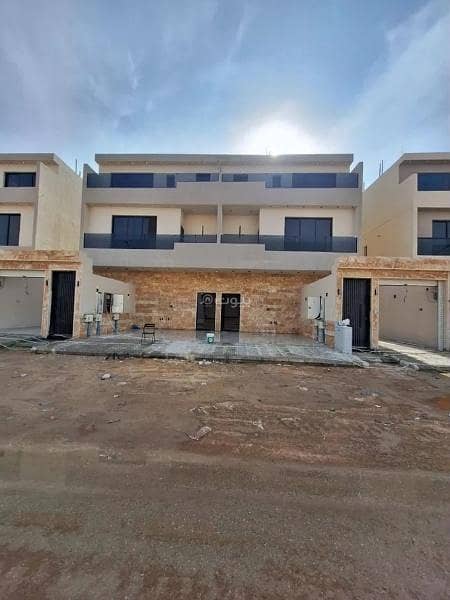 دور للبيع في الجنادرية، شرق الرياض