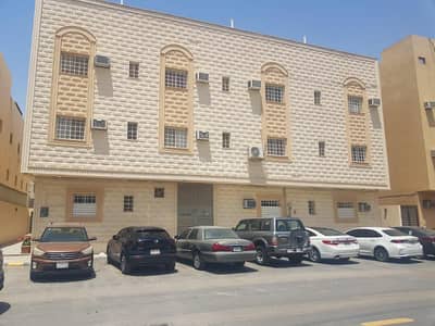 فلیٹ 4 غرف نوم للايجار في شرق الرياض، الرياض - شقة بها 4 غرف نوم للإيجار في الحمراء، الرياض