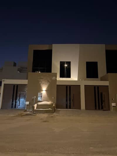 4 Bedroom Apartment for Rent in North Riyadh, Riyadh - Upper floor with a car entrance for rent