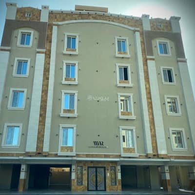 4 Bedroom Apartment for Sale in North Jeddah, Jeddah - Furnished penthouse apartment consisting of 3 bedrooms, a council room, a hall, and a maid's room (rented for 55,000 annually) for sale in Al-Safa.