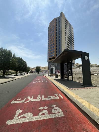 3 Bedroom Flat for Sale in Wadi Jalil, Makkah - A unique opportunity that doesn’t come around often! For sale, a luxury hotel apartment within the borders of the Holy Mosque in Al-Masjid Al-Haram.