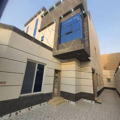دور 5 غرف نوم للبيع في جنوب الرياض، الرياض - طابق للبيع في أوقع، الرياض
