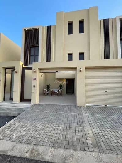 5 Bedroom Floor for Sale in South Riyadh, Riyadh - Floor For Sale in Okaz, Riyadh