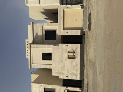 دور 3 غرف نوم للبيع في شرق الرياض، الرياض - دور ارضي للبيع