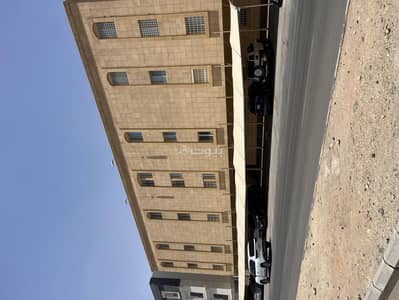 شقة 4 غرف نوم للايجار في شمال الرياض، الرياض - للايجار شقه دورين في الملقا في موقع مميز