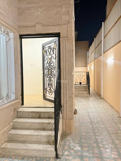 دور 4 غرف نوم للايجار في شمال الرياض، الرياض - دور للإيجار في الملك فهد