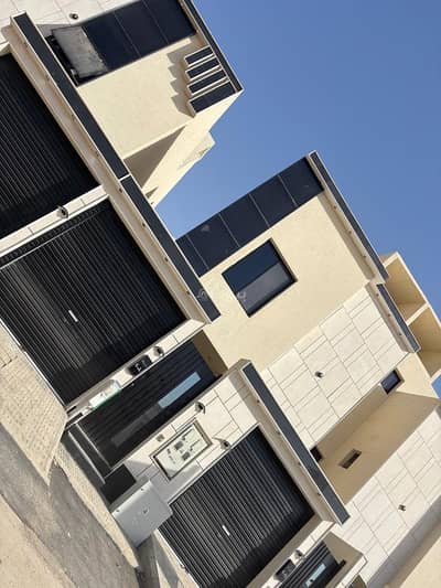 5 Bedroom Flat for Sale in East Riyadh, Riyadh - Ground and upper floor townhouses for sale