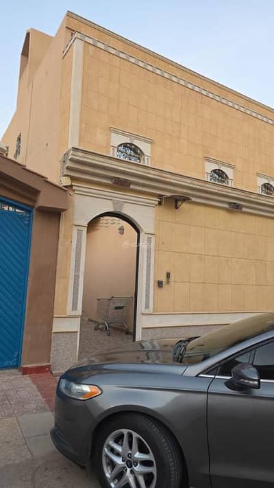 فلیٹ 4 غرف نوم للايجار في ظهرة العودة شرق، الدرعية - شقة علوي اربعه غرف وحمامين ومطبخ وصاله للإيجار في الدرعية حي ظهرة العودة