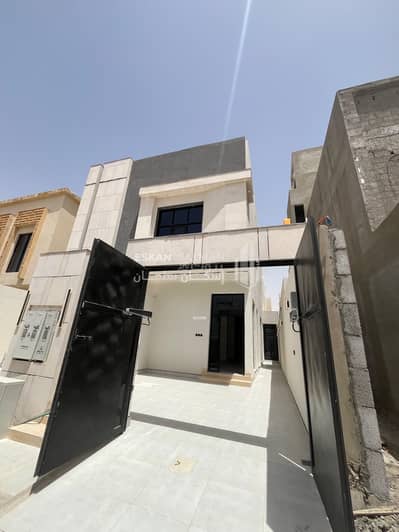 دور 6 غرف نوم للبيع في شرق الرياض، الرياض - دور - الرياض - حي الجنادرية