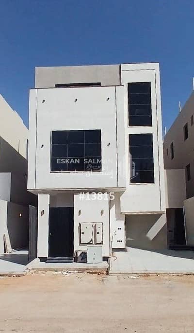 4 Bedroom Floor for Sale in East Riyadh, Riyadh - Durr - riyadh - al ramal