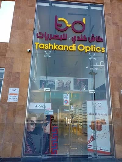 Exhibition Building for Rent in North Jeddah, Jeddah - Shop for rent on Al-Abir Al-Qarat Street, Al-Shira'a District, Jeddah City, Makkah Region