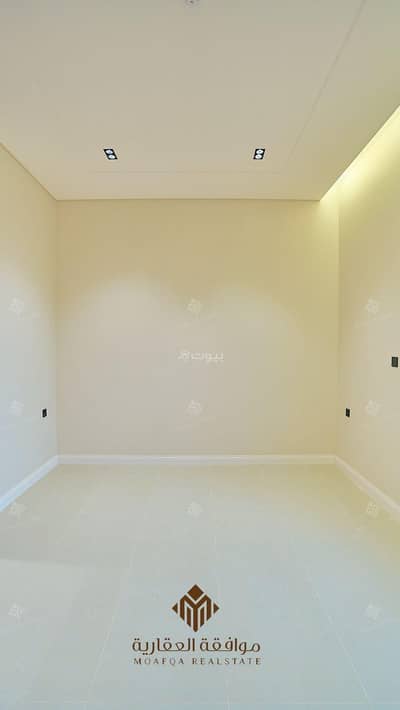 10 Bedroom Building for Sale in West Riyadh, Riyadh - Apartment consisting of 3 bedrooms, a majlis, a hall, and a kitchen for sale in Al Mahdiyah.