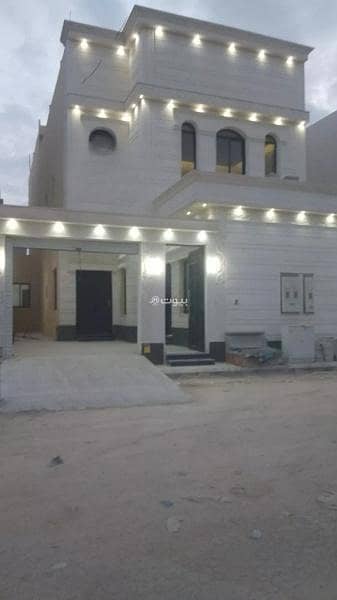 3 Bedroom Villa for Sale in East Riyadh, Riyadh - Villa For Sale in Al Janadriyah, Riyadh