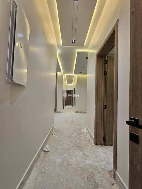 Floor For Sale in Al Bayan Neighborhood, Riyadh