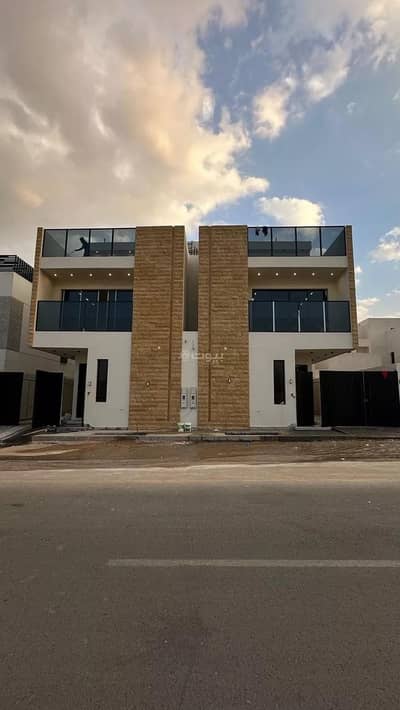 7 Bedroom Villa for Sale in West Riyadh, Riyadh - Villa for sale in al mahdiyah, riyadh