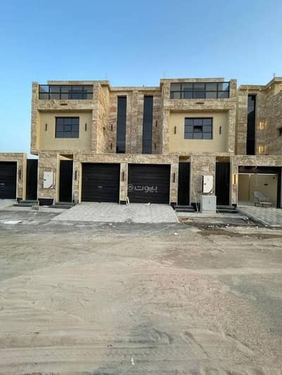 4 Bedroom Floor for Sale in West Riyadh, Riyadh - A house for sale on Mohammed Al-Muafri Street, Tuwaiq District, Riyadh City