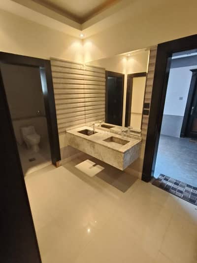 4 Bedroom Apartment for Sale in North Riyadh, Riyadh - Apartment for sale on Al-Rub' Al-Khali Street, Al-Ghadeer District, Riyadh City, Riyadh Region