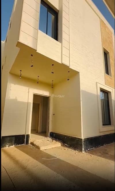 6 Bedroom Villa for Sale in South Riyadh, Riyadh - Villa for sale on Al-Saqaf Street, Okaz neighborhood, Riyadh City, Riyadh Region