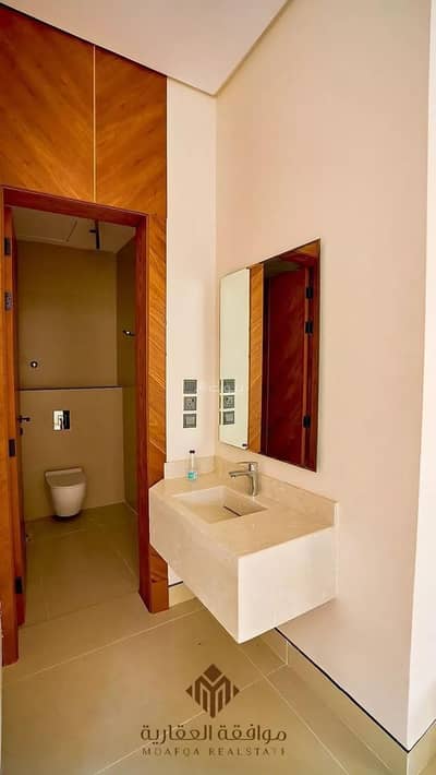 5 Bedroom Villa for Sale in West Riyadh, Riyadh - Villa for sale on Wadi Al-Hasna Street, Al-Mahdiyah District, Riyadh City, Riyadh Region.