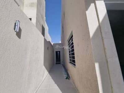 دور 5 غرف نوم للبيع في جنوب الرياض، الرياض - طابق للبيع في بدر، الرياض