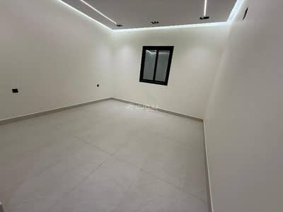 دور 3 غرف نوم للبيع في شرق الرياض، الرياض - للبيع دور علوي حي الخليج