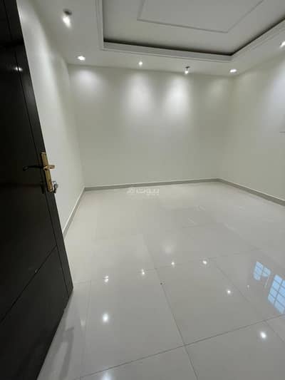 5 Bedroom Apartment for Rent in North Riyadh, Riyadh - شقه في فيلا الدور الثاني دور السطح للعوائل