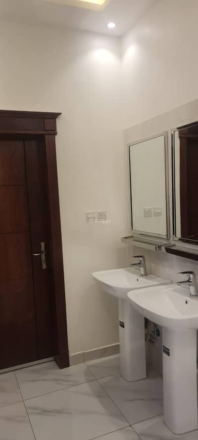 Studio for Rent in West Riyadh, Riyadh - 4 bedroom apartment for rent in al mahdiyah, riyadh