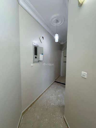 3 Bedroom Flat for Rent in West Riyadh, Riyadh - For rent, a three-bedroom apartment in Dhahrat Laban with a kitchen and two bathrooms.