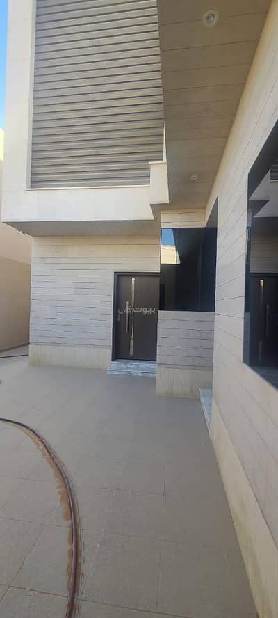 6 Bedroom Villa for Sale in Al Basatin Al Sharqi, Buraydah Al Qassim Region - Villa in Al Basatin Al Sharqi 6 bedrooms 650000 SAR - 87704419