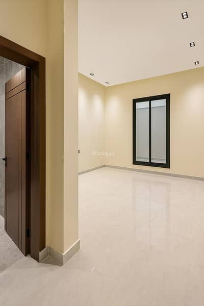 4 Bedroom Floor for Sale in East Riyadh, Riyadh - Floor in East Riyadh，Al Saadah 4 bedrooms 1050000 SAR - 87687305