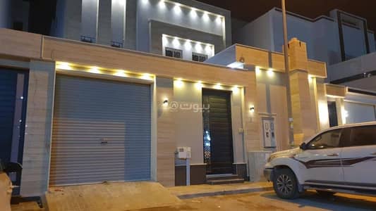 7 Bedroom Villa for Sale in East Riyadh, Riyadh - Villa for sale with an apartment in Al-Rimal, Riyadh