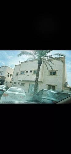 عمارة  للبيع في شمال الرياض، الرياض - عمارة للبيع في شارع ابي بكر الصديق الفرعي, حي المرسلات, مدينة الرياض, منطقة الرياض