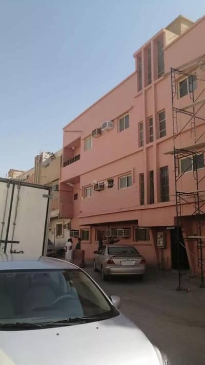 عمارة  للبيع في وسط الرياض، الرياض - عمارة للبيع في منفوحة، الرياض