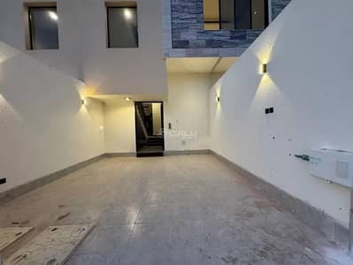 دور 5 غرف نوم للبيع في شرق الرياض، الرياض - دور للبيع في شارع قلعة خاصبه, حي النهضة, مدينة الرياض