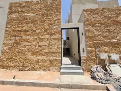 5 Bedroom Floor for Sale in East Riyadh, Riyadh - Upper Floor for Sale in Al Rimal, East Riyadh