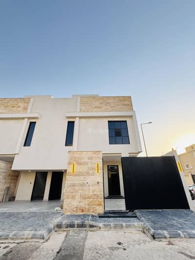 3 Bedroom Villa for Sale in East Riyadh, Riyadh - Two-story townhouse for sale in Al-Munsiyah, Riyadh