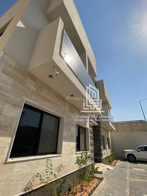 Doreen's penthouse for sale with a setback and rooftop - Al Dana project (B)