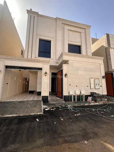 دور 5 غرف نوم للبيع في شرق الرياض، الرياض - شقة مكونة من 5 غرف للبيع في حي النادوة، الرياض