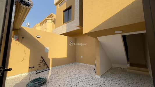 دور 4 غرف نوم للبيع في شرق الرياض، الرياض - دور أول علوي تاون هاوس