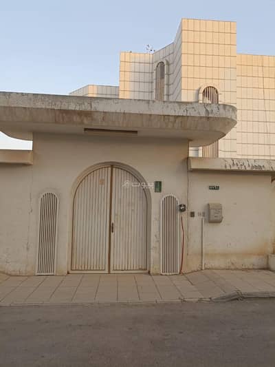 8 Bedroom Villa for Rent in East Riyadh, Riyadh - 10 Bedroom Villa For Rent in Al Rawda, Riyadh