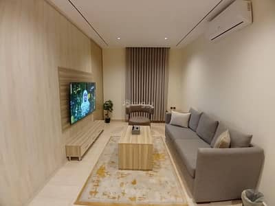 1 Bedroom Apartment for Rent in East Riyadh, Riyadh - Luxurious apartment in Al Hamra neighborhood consisting of a room and a living room.