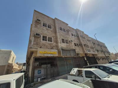عمارة  للبيع في البادية، الدمام - للبيع عمارة تجارية حي البادية بالقرب من لولو الدخل 156 الف